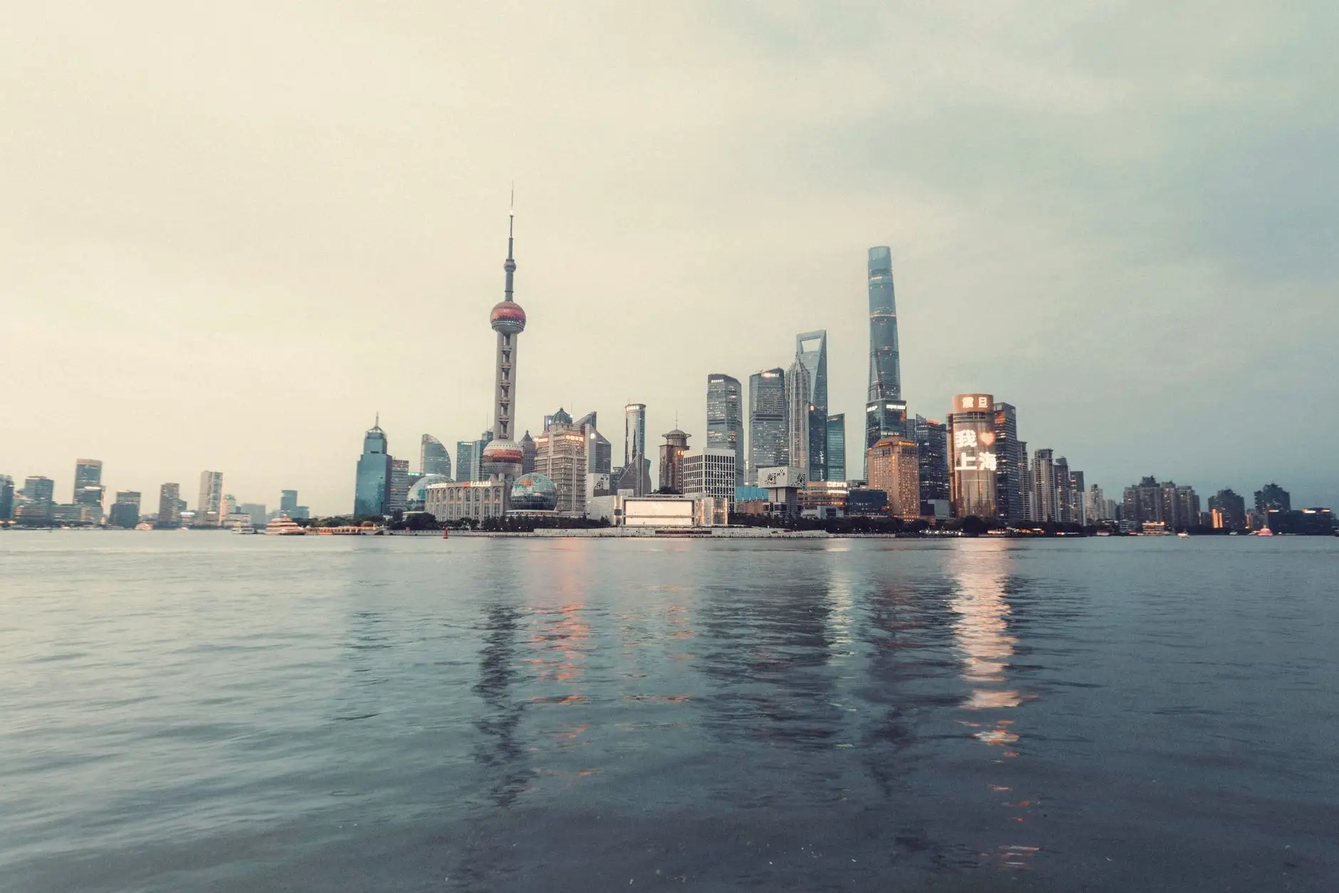 植发手术不同术式技术原理对比与临床效果分析
